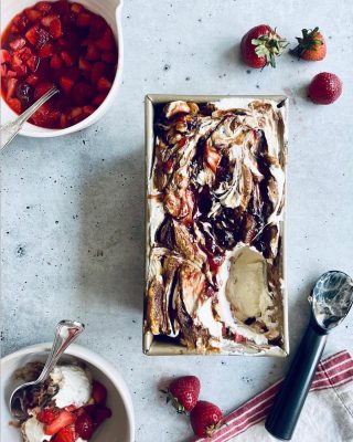 New recipe 🚨 No-Churn Strawberry Balsamic Swirl Mascarpone Ice Cream with quick Strawberry 🍓 Sauce. The combo of strawberries and balsamic is a classic combination for good reason. The result is a complexity sweet bite with a rich almost chocolate-y, molasses-y umami. @petersom has fused this combo into a swirled no-churn ice-cream. That’s right, the only thing you need is an electric mixer or a stand mixer. No special ice cream maker needed! Rich mascarpone, condensed milk and heavy cream combined with no trouble at all to create a base for all that flavor. To top it off, the easiest strawberry sauce ever. So one scoop or two? You’re all ready for Sunday #nationalicecreamday 🍓🍨✨ #repost  @petersom 😋
